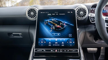 Mercedes-AMG GT 63 - screen