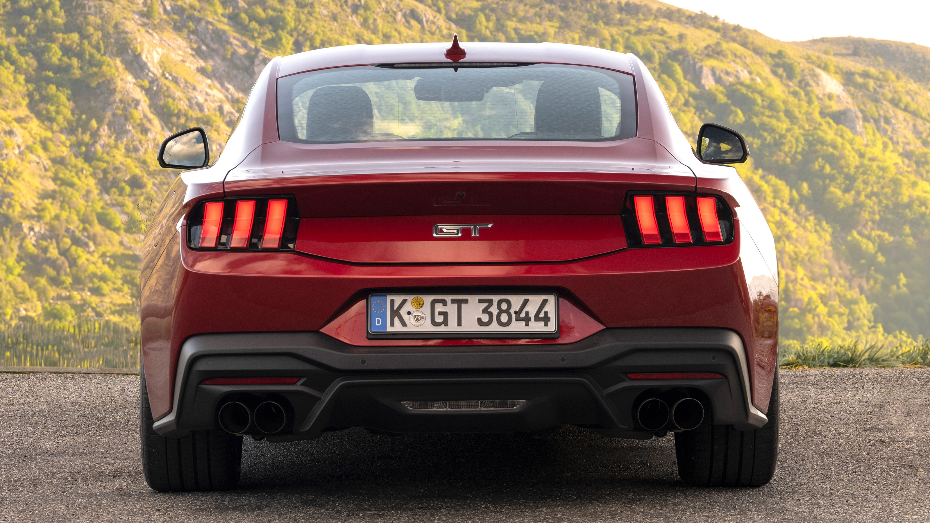 Ford Mustang GT - full rear