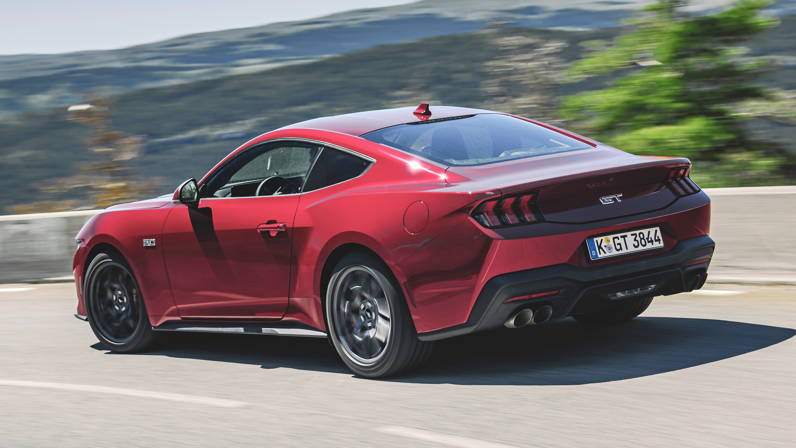 Ford Mustang GT - rear tracking