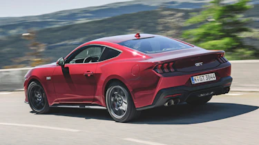 Ford Mustang GT - rear tracking