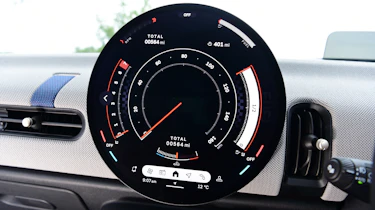 New 2024 MINI Cooper S - infotainment screen, mode 2