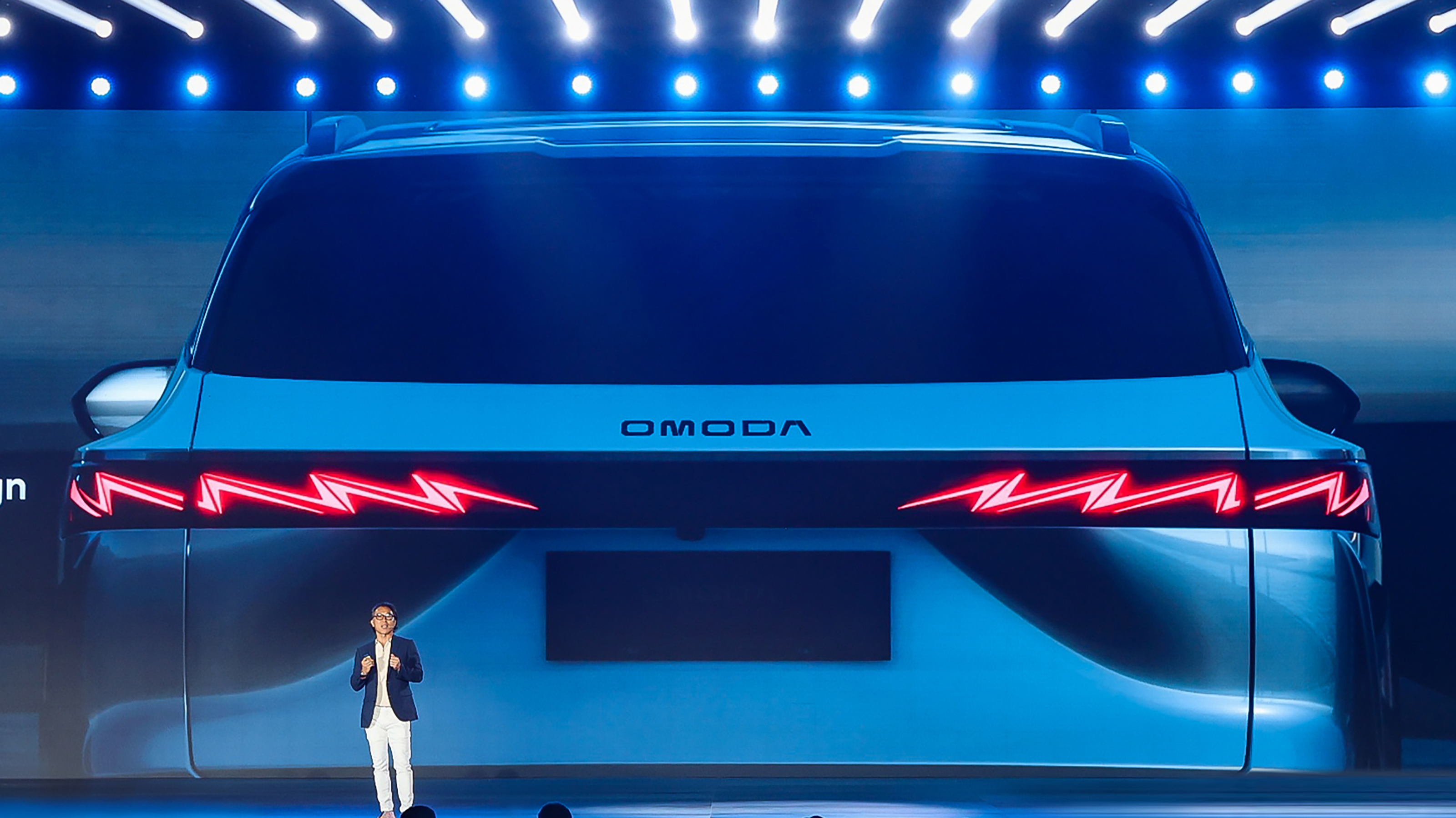 Omoda 7 plug-in hybrid - rear 