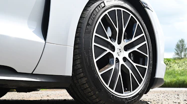 Porsche Taycan facelift - wheel