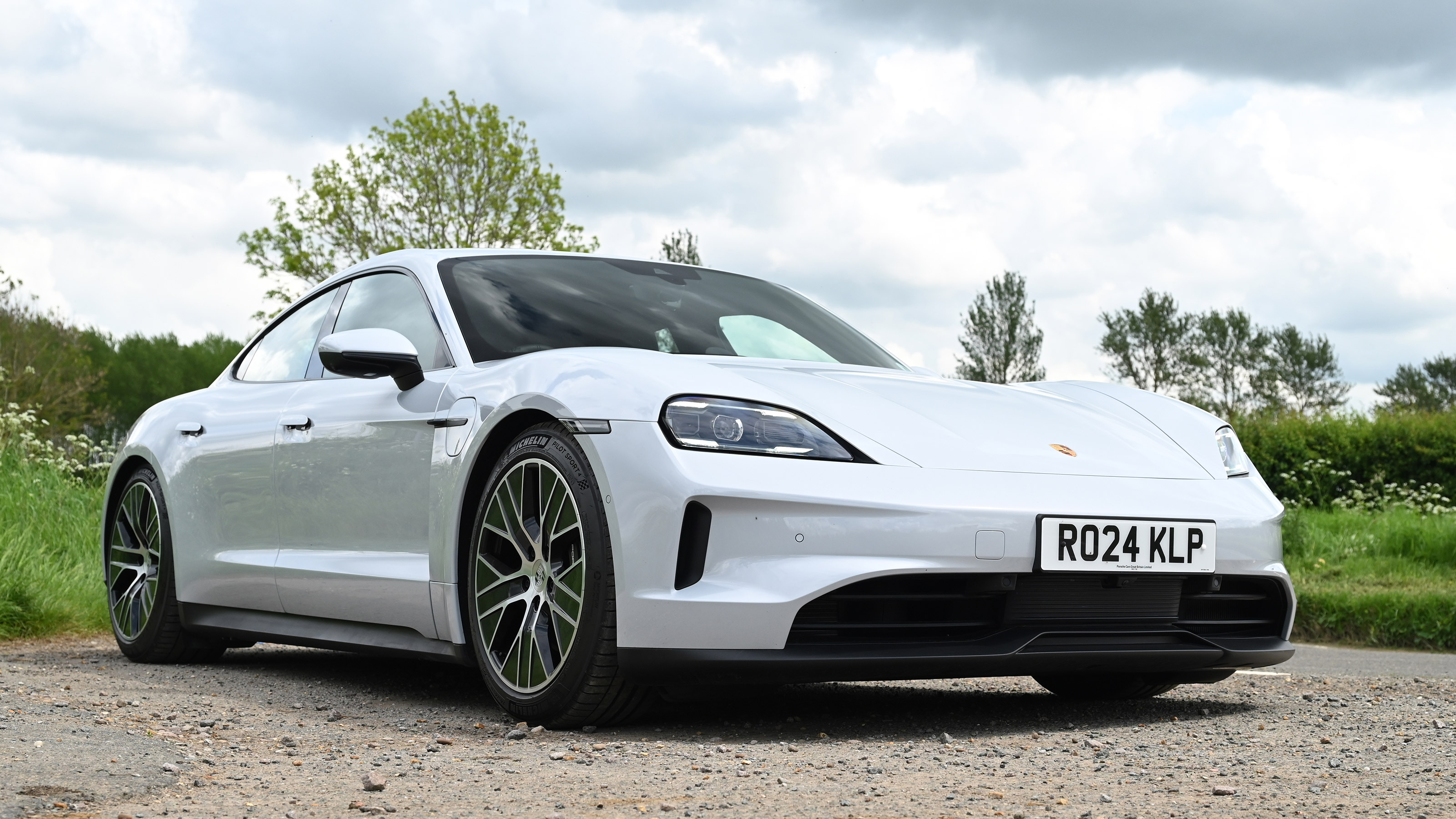 Porsche Taycan facelift - front static