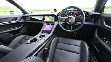 Porsche Taycan facelift - cabin