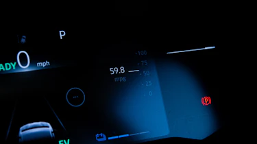 Renault Clio - dashboard MPG reading