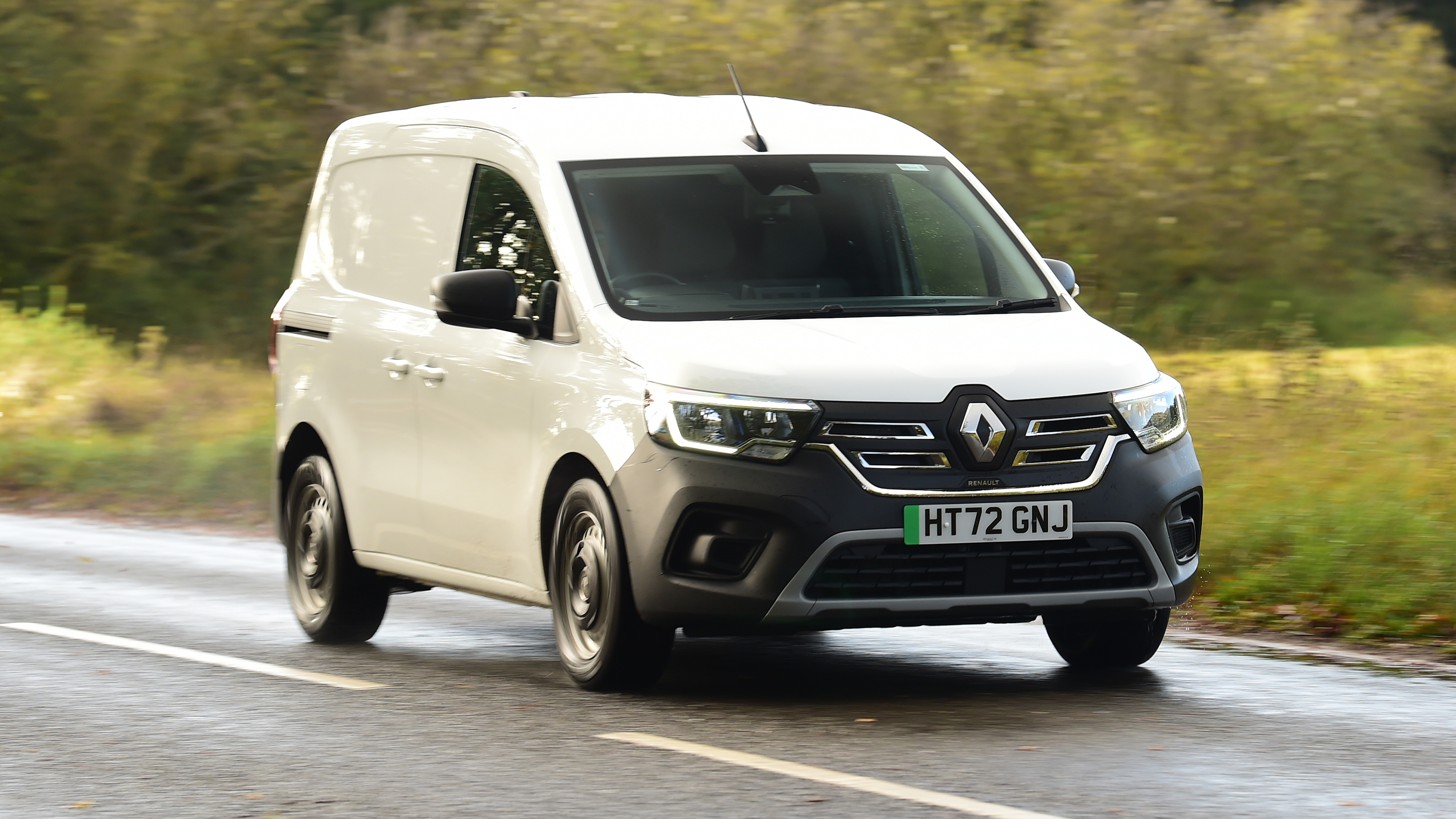 Renault Kangoo E-Tech - front cornering