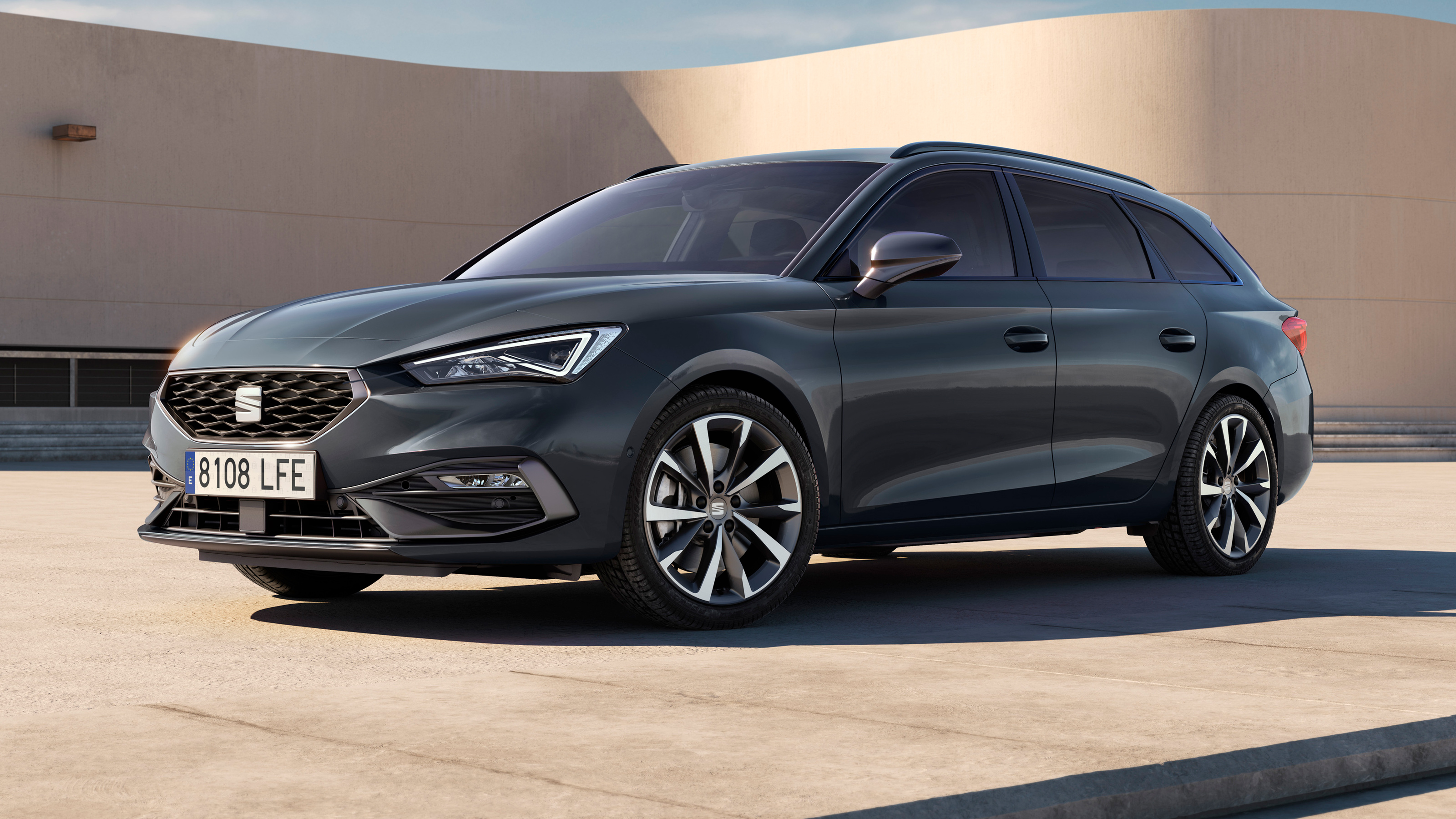 SEAT Leon front side on