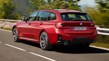 BMW 3 Series Touring Facelift dynamic rear 3/4