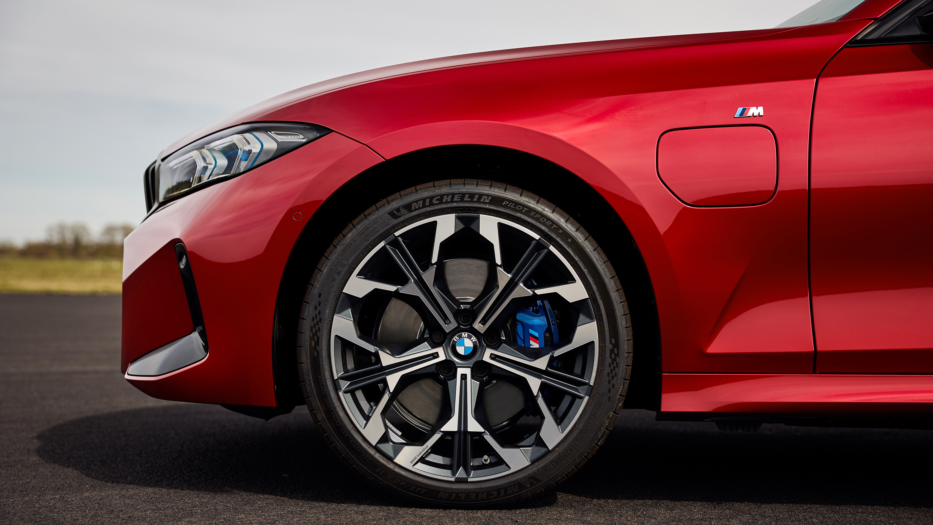 BMW 3 Series Touring Facelift front wheel
