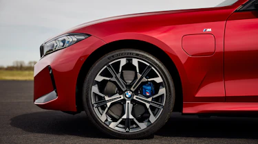 BMW 3 Series Touring Facelift front wheel