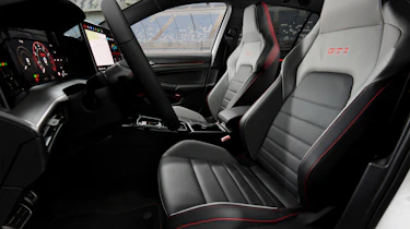 Volkswagen Golf GTI Clubsport - front seats