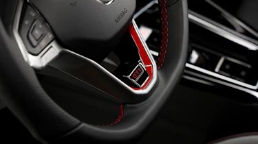 Volkswagen Golf GTI Clubsport - steering wheel detail