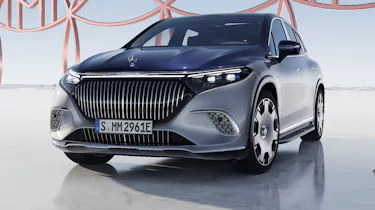 Mercedes-Maybach EQS SUV front 3/4