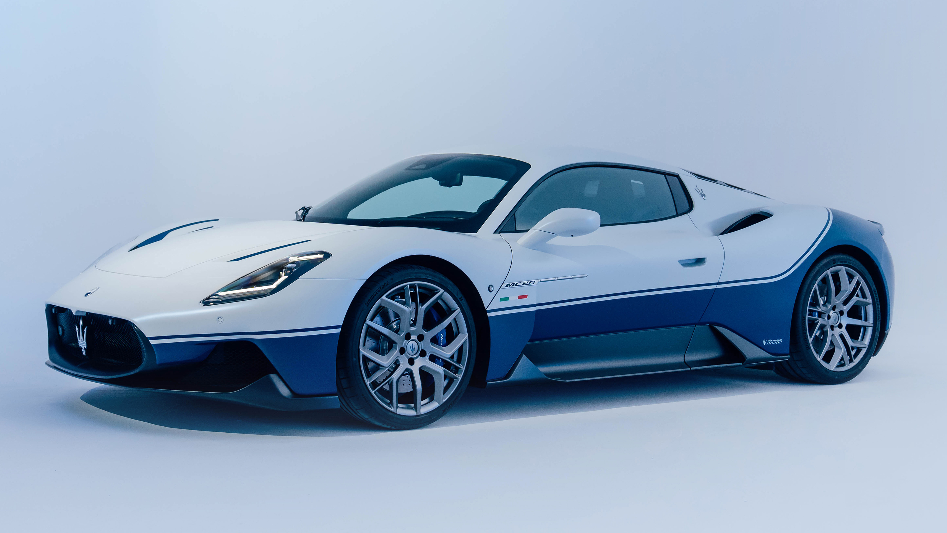 New Maserati MC20 Icona front 3/4