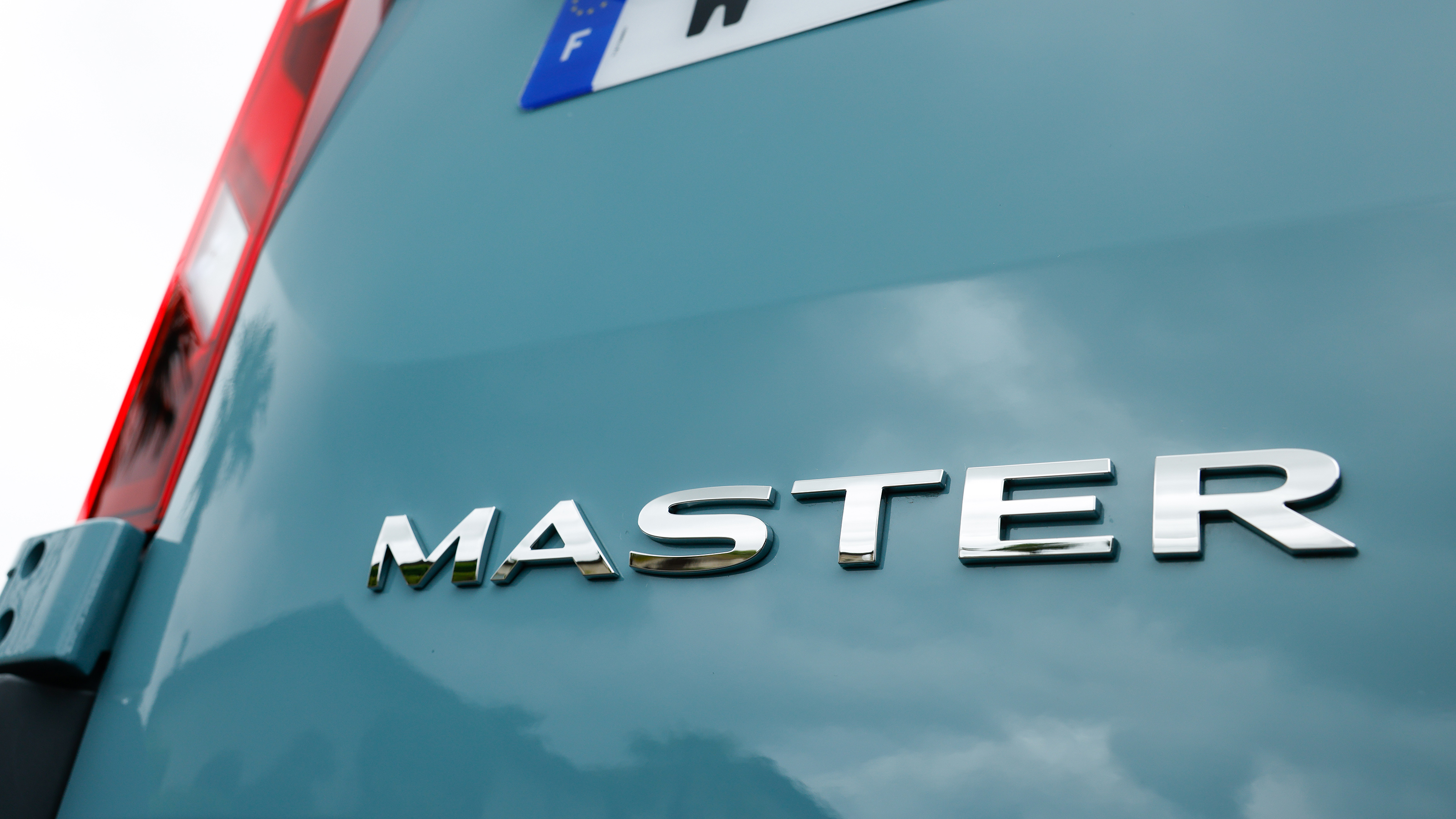 Renault Master E-Tech - 'Master' badge