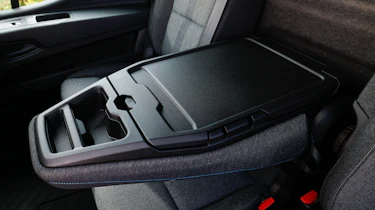 Renault Master E-Tech - folded centre seat