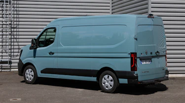Renault Master E-Tech - rear static