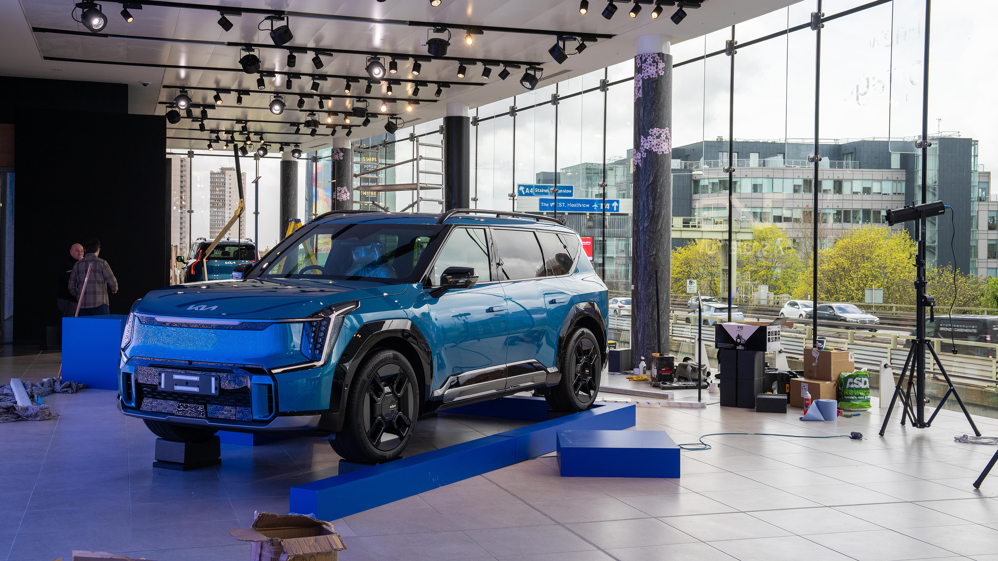 KIA Showroom under construction
