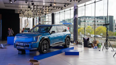 KIA Showroom under construction