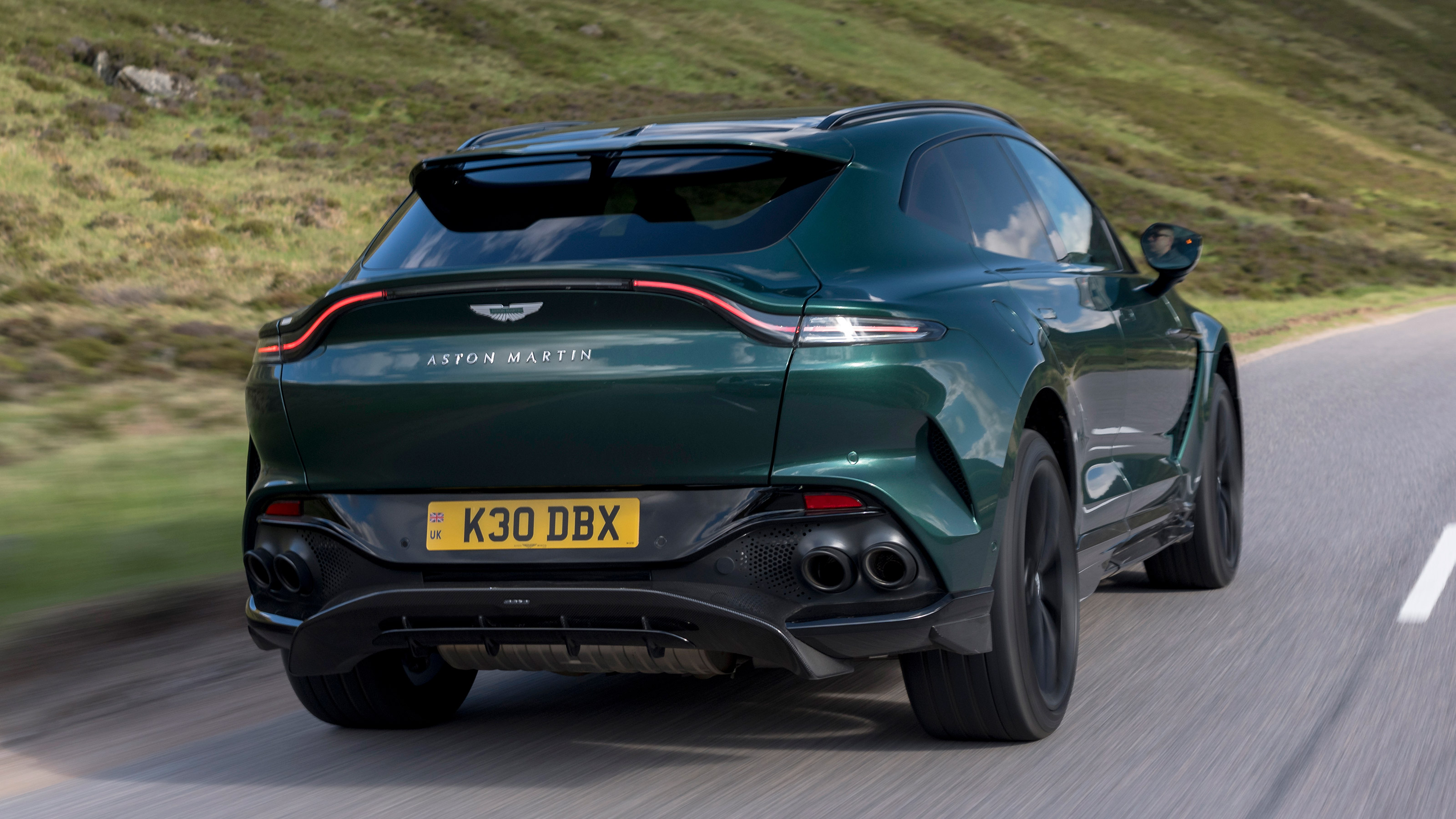 Aston Martin DBX707 - rear