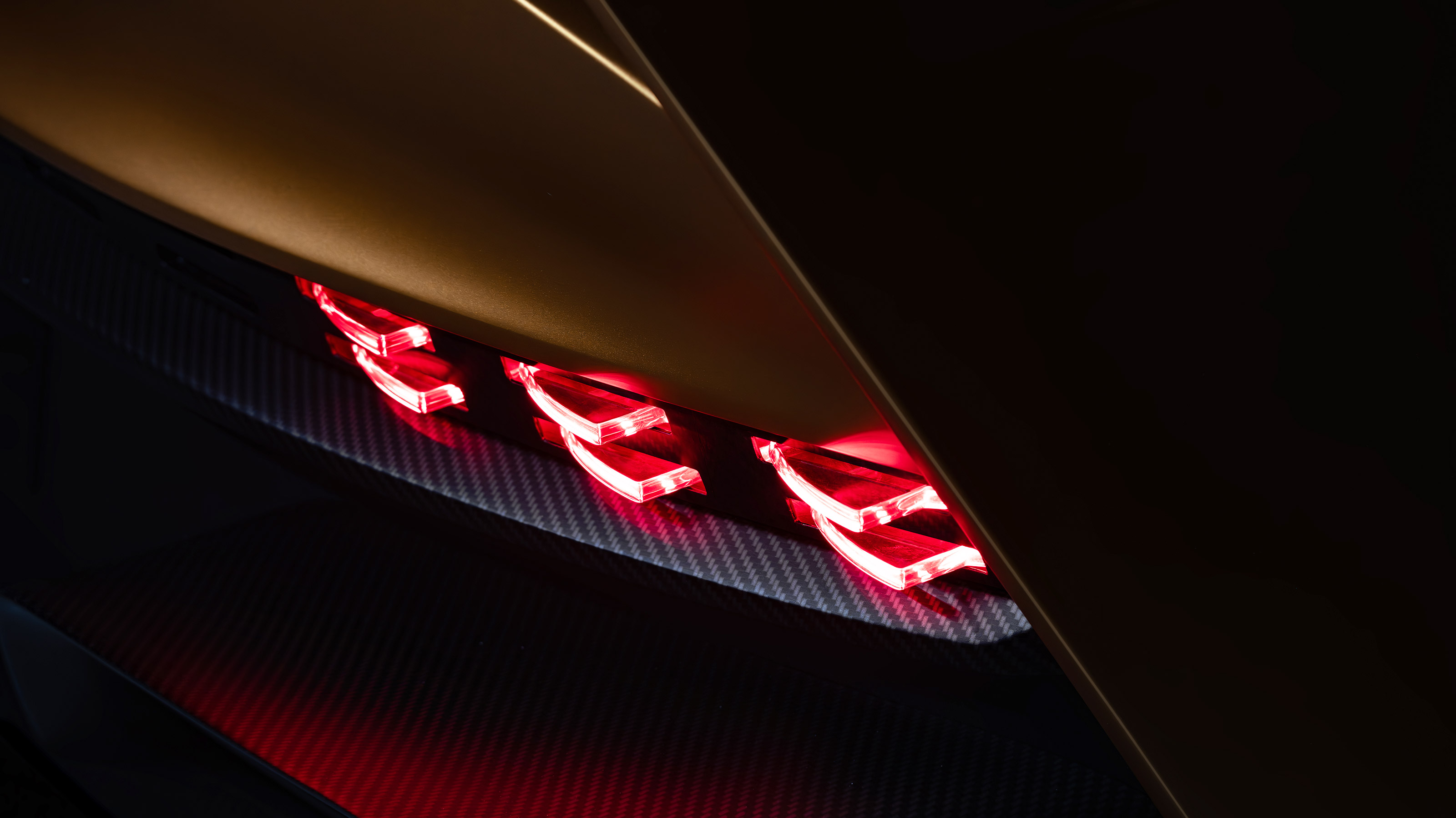 Aston Martin Valiant - rear lights