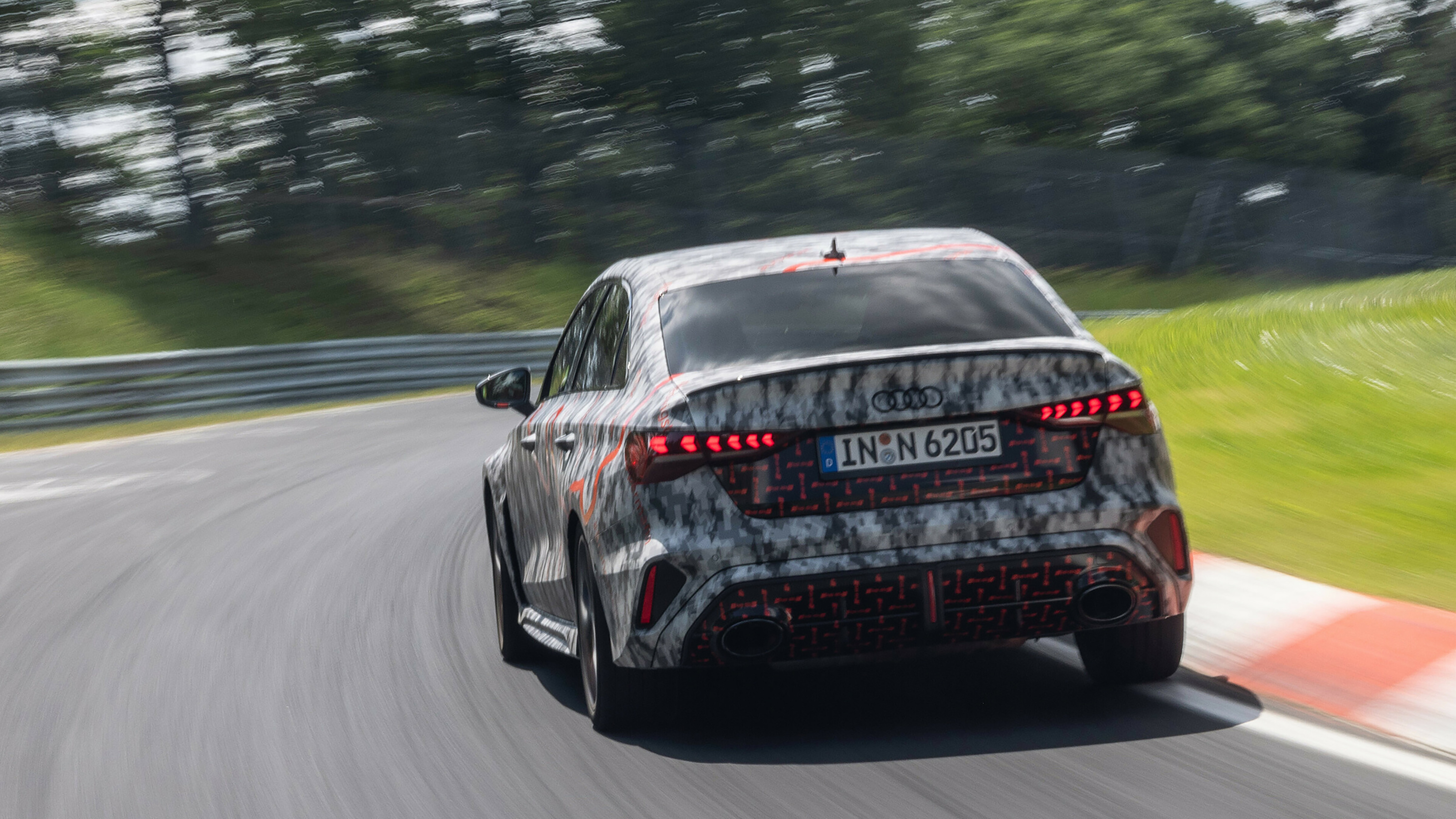 Audi RS 3 facelift disguised 2024 corner