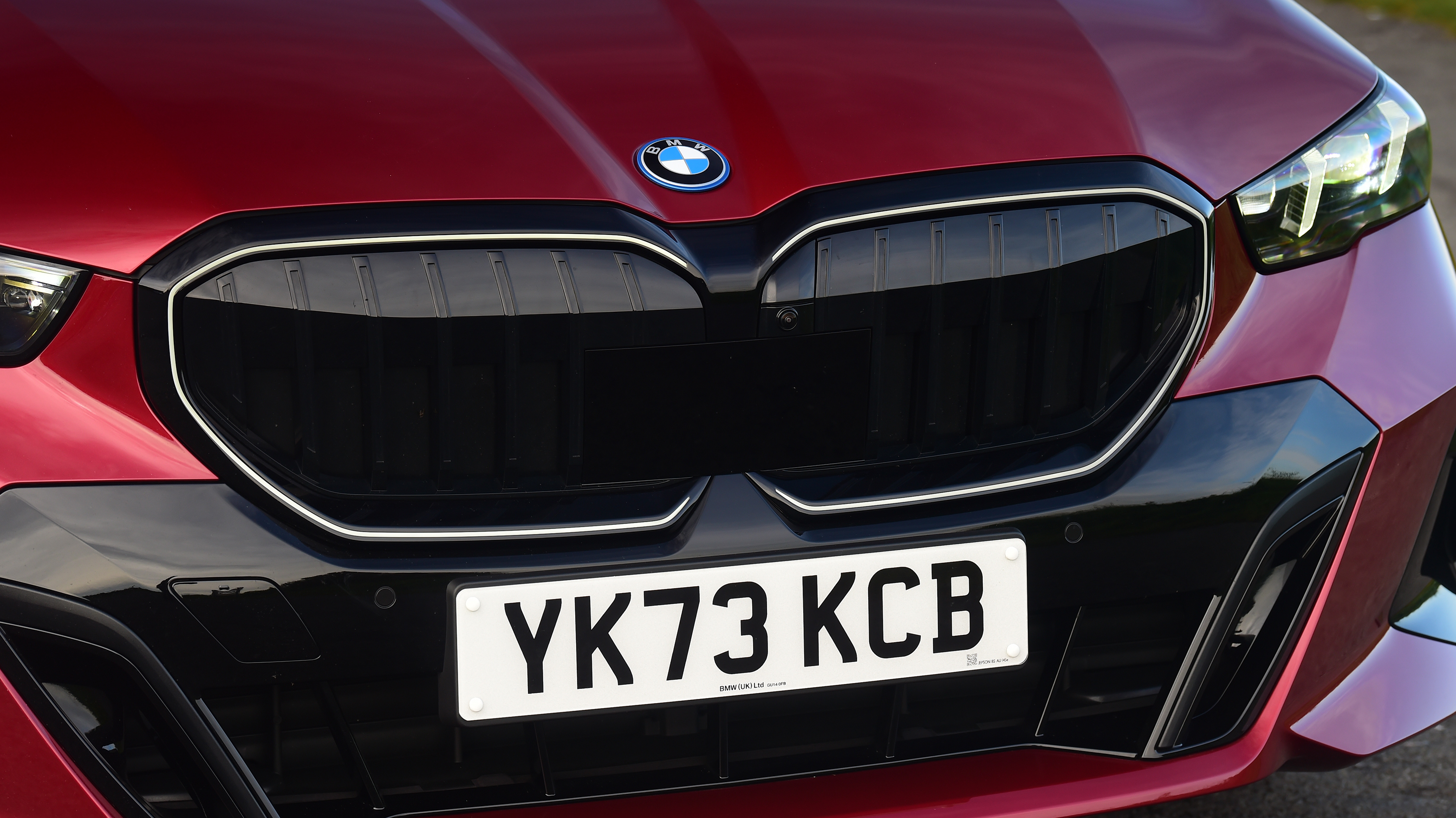 BMW 5 Series - front grilles