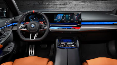 BMW M5 - dash