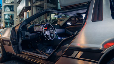 Electrogenic DeLorean DMC-12 - interior