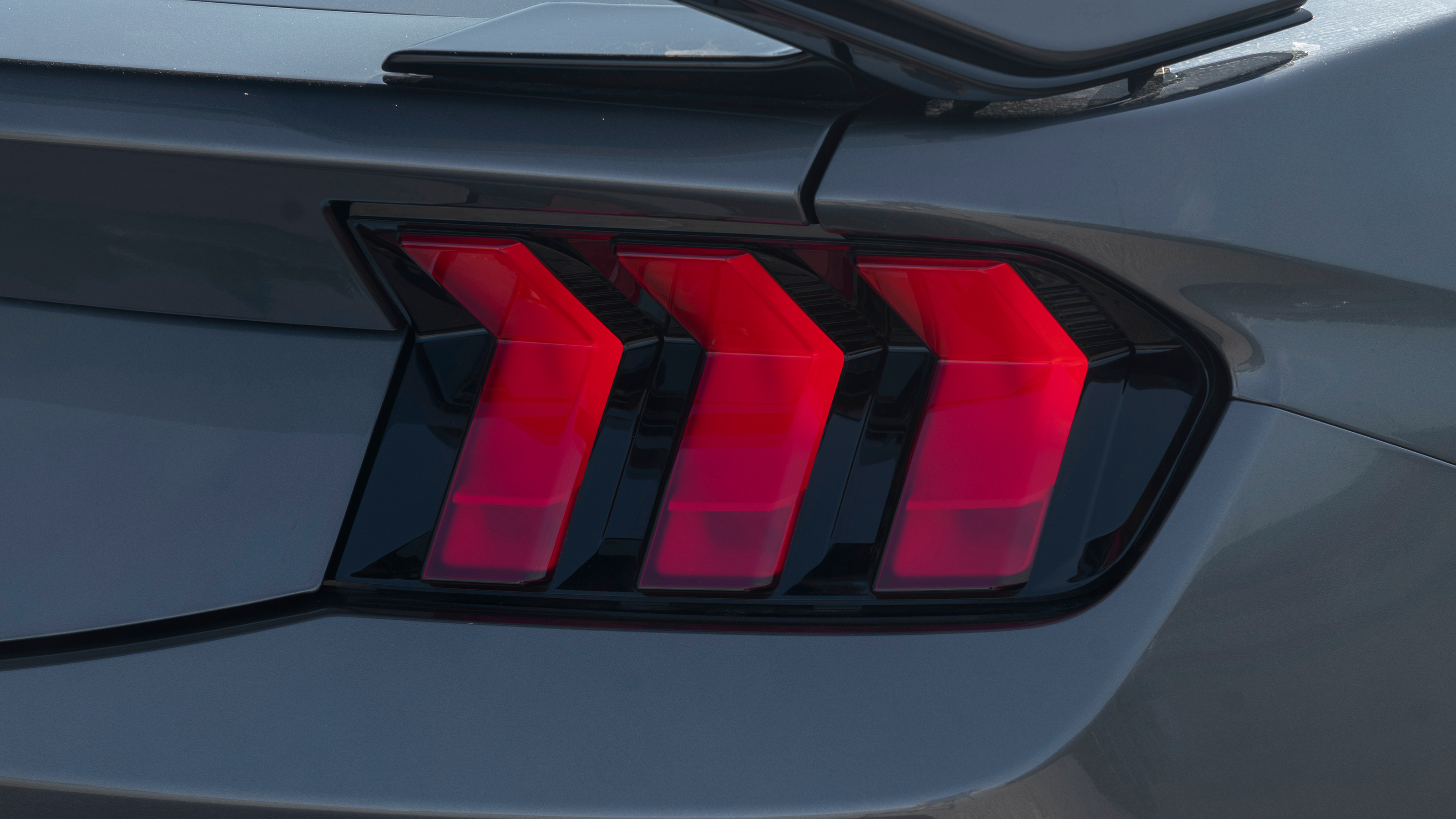 Ford Mustang Dark Horse - tail light