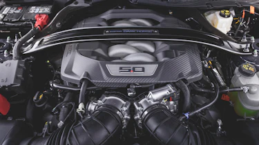 Ford Mustang Dark Horse - engine bay