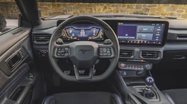 Ford Mustang Dark Horse - dashboard