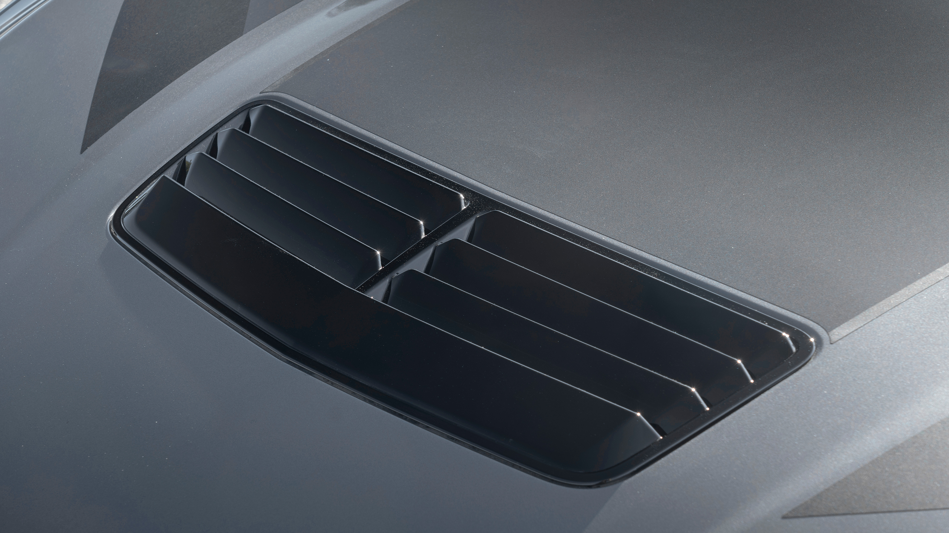 Ford Mustang Dark Horse - bonnet scoop