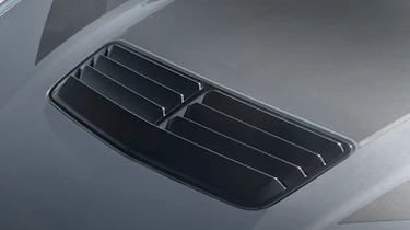Ford Mustang Dark Horse - bonnet scoop