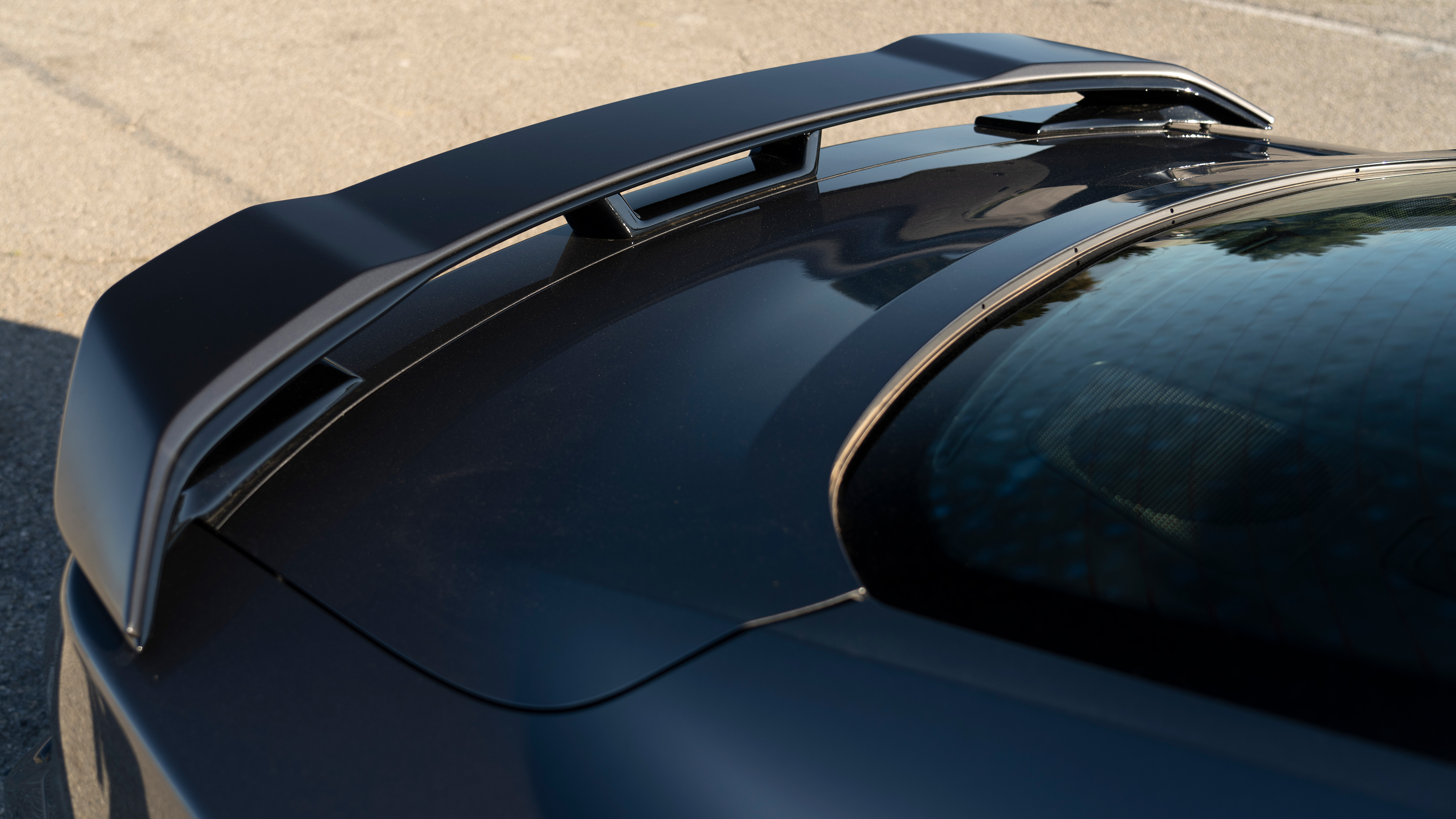 Ford Mustang Dark Horse - rear spoiler