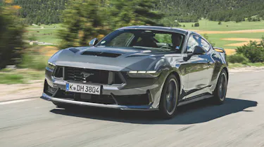 Ford Mustang Dark Horse - front tracking