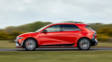 Hyundai Ioniq 5 N - side