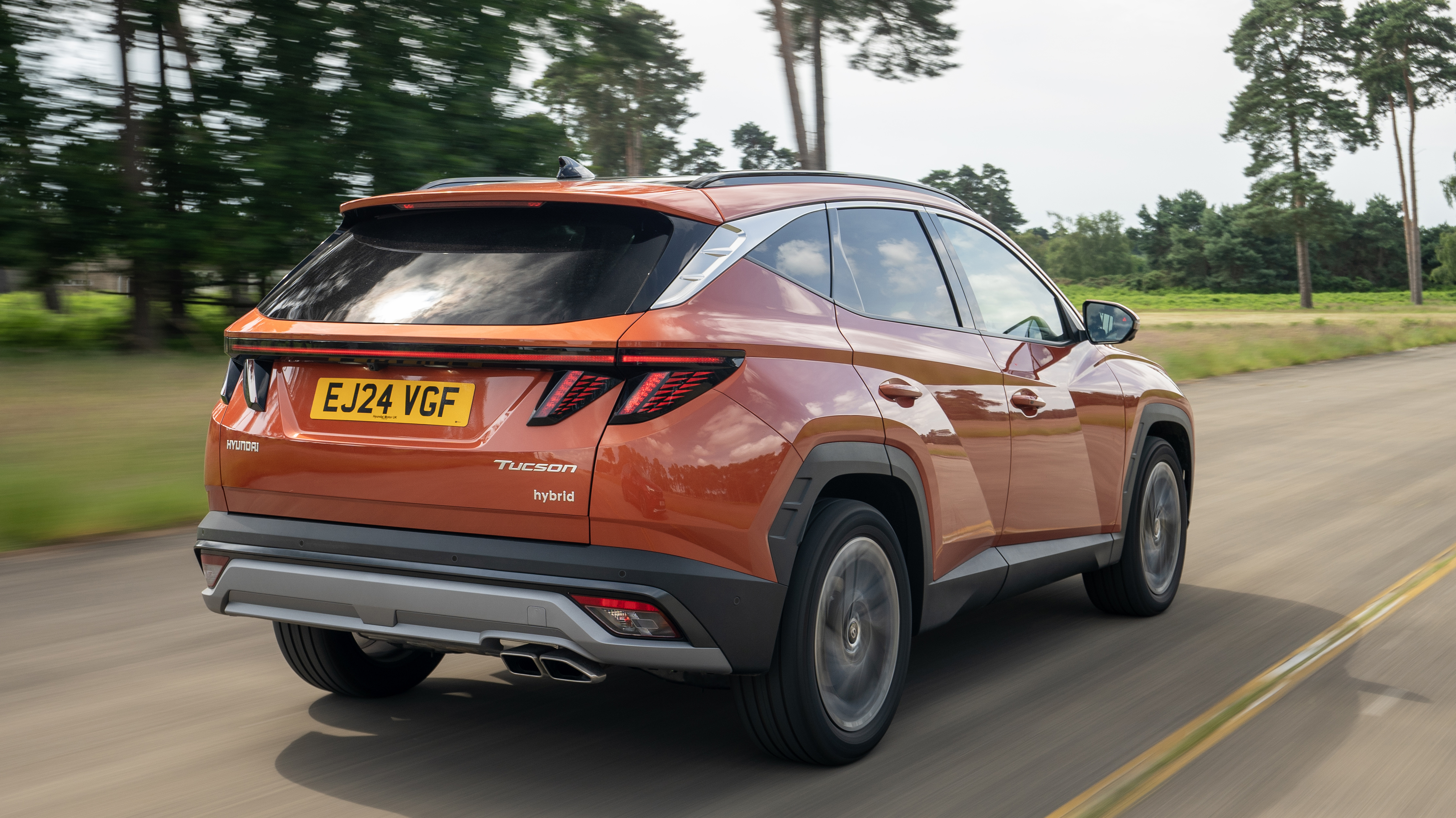 New Hyundai Tucson hybrid - rear tracking 