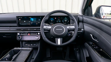 New Hyundai Tucson hybrid - interior