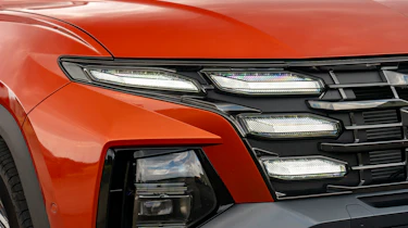 New Hyundai Tucson hybrid - front headlights
