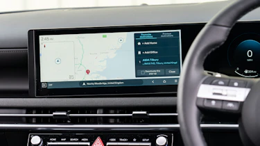 New Hyundai Tucson hybrid - infotainment screen