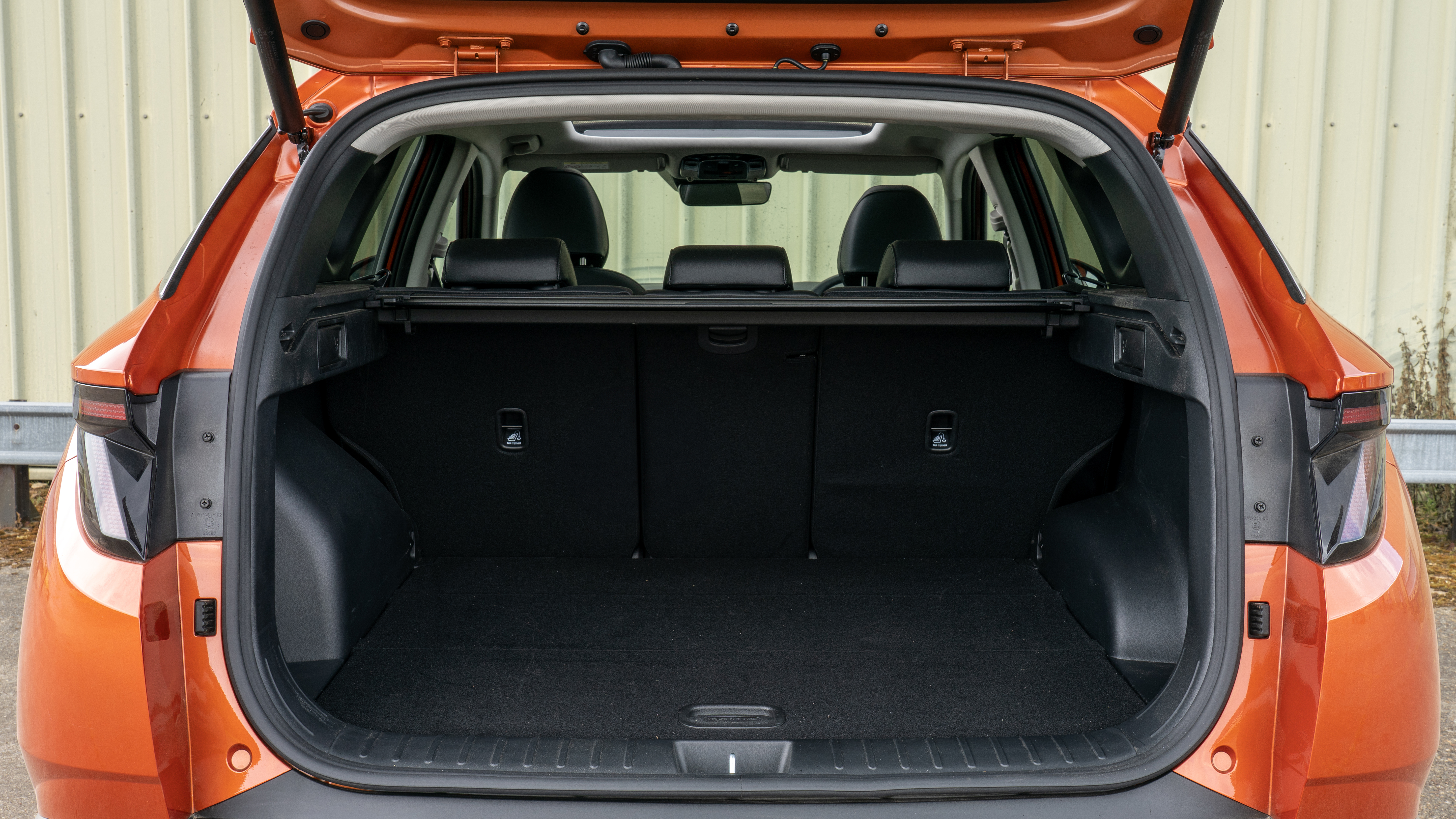 New Hyundai Tucson hybrid - boot 