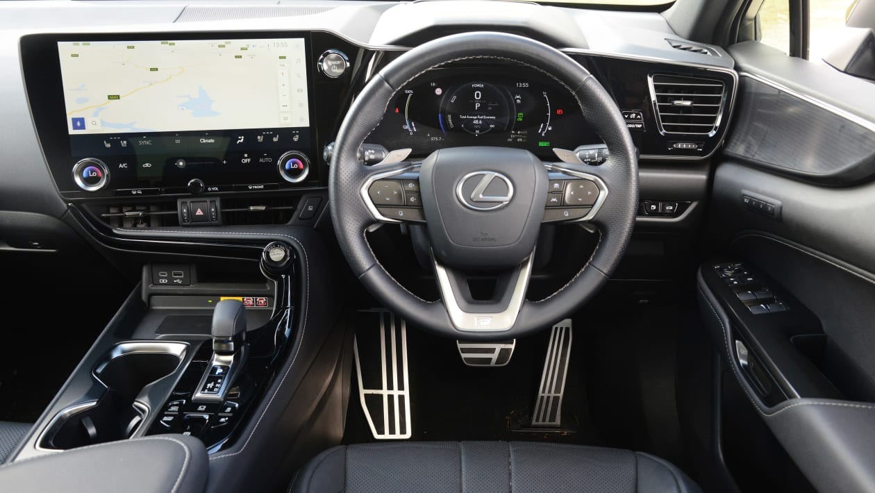 Lexus NX - dash