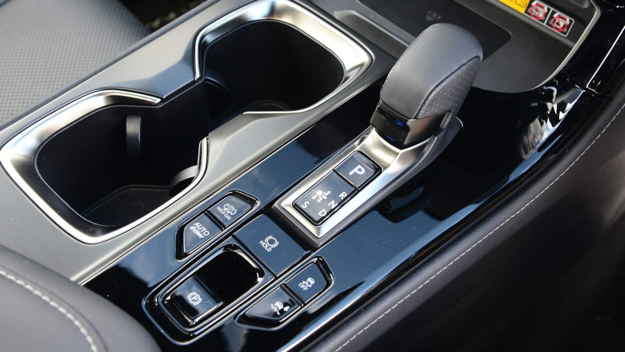Lexus NX - centre console