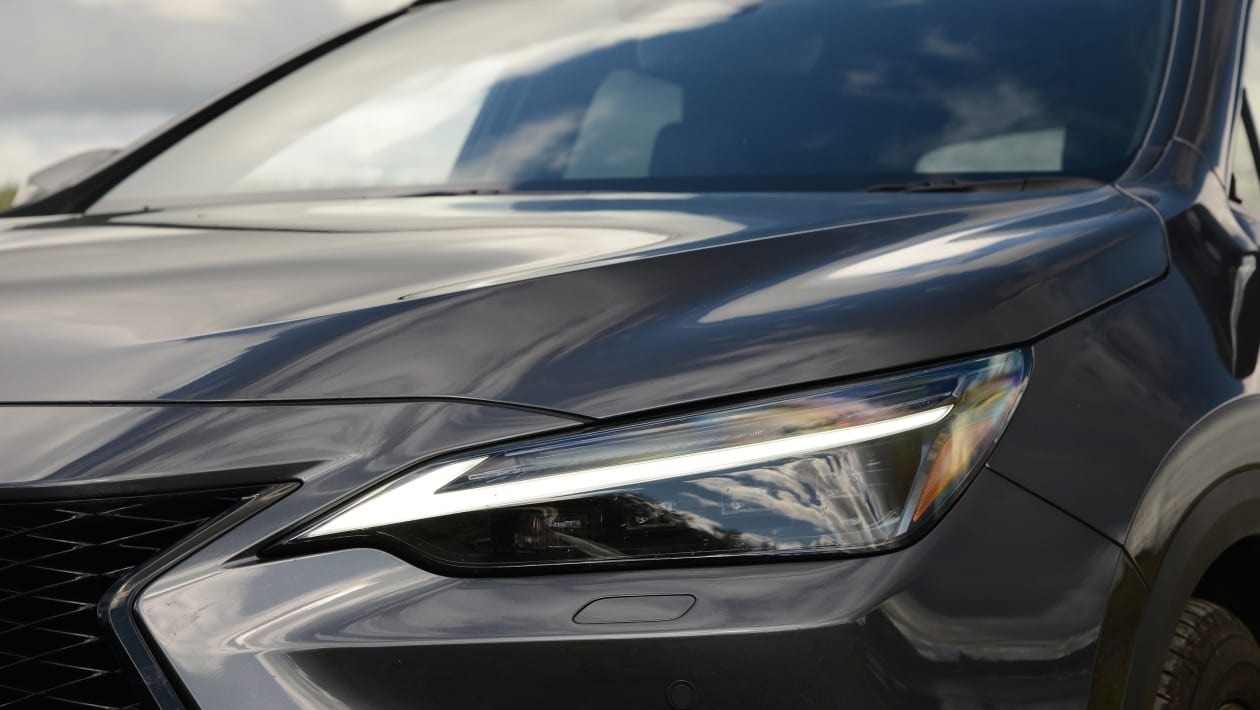 Lexus NX - front light