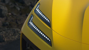 Lotus Emeya - front light