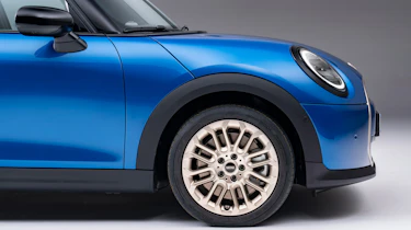 MINI Cooper 5-Door - front wheel