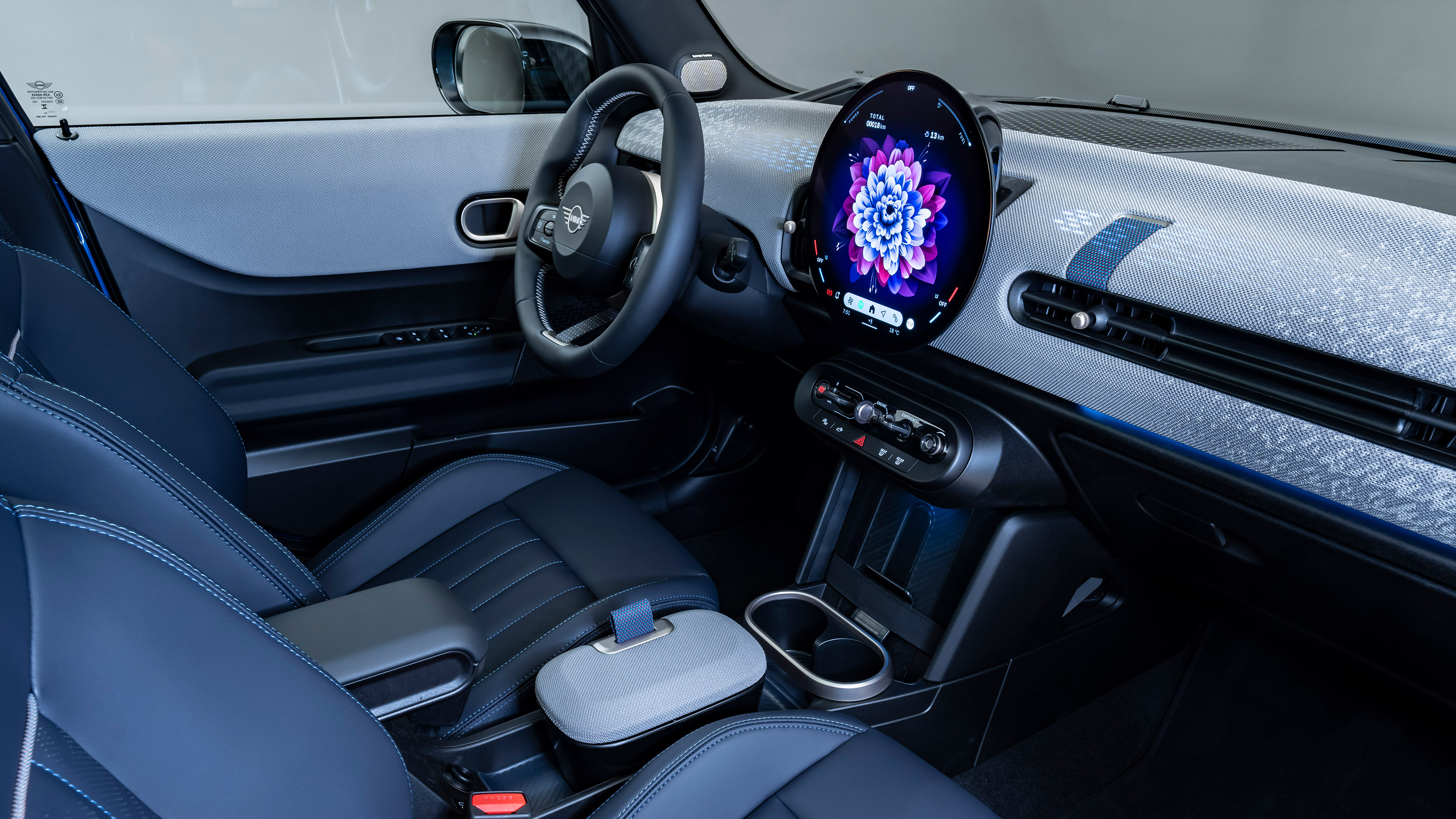 MINI Cooper 5-Door - dash