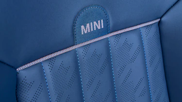 MINI Cooper 5-Door - seat detail